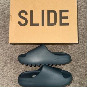 Yeezy Slide